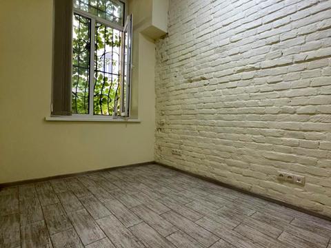 комерційна за адресою Листопадового Чину вул. (), 3