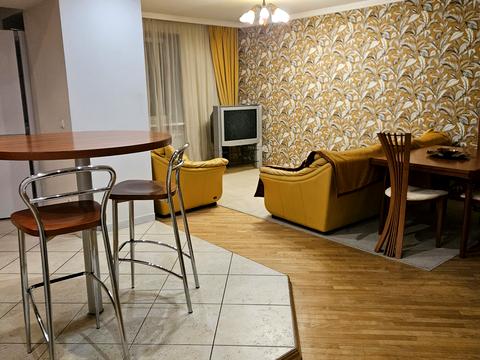 квартира за адресою Тополева вул., 4-8