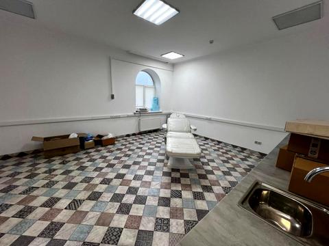 комерційна за адресою Київ, Кам'янська вул. (Дніпродзержинська), 77