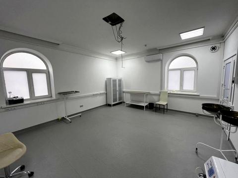 комерційна за адресою Київ, Кам'янська вул. (Дніпродзержинська), 77