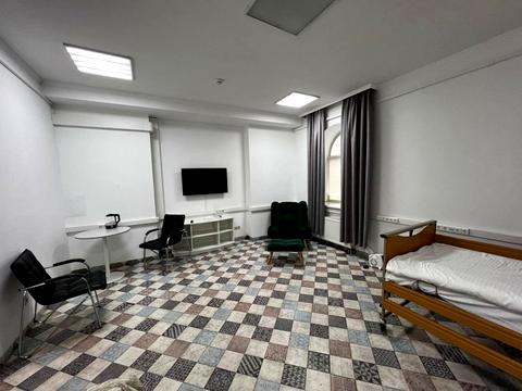 комерційна за адресою Київ, Кам'янська вул. (Дніпродзержинська), 77