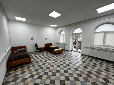 комерційна за адресою Київ, Кам'янська вул. (Дніпродзержинська), 77