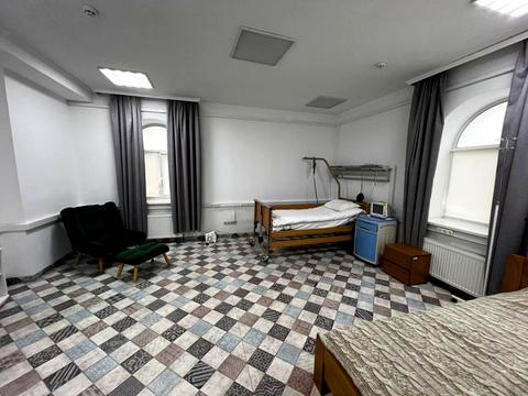 комерційна за адресою Київ, Кам'янська вул. (Дніпродзержинська), 77