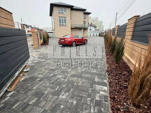 будинок за адресою Гідності вул. (Жертв Революції)