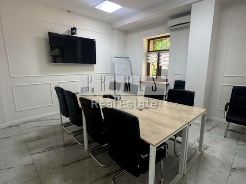 комерційна за адресою Жилянська вул., 72