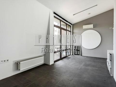 комерційна за адресою Воздвиженська вул., 51