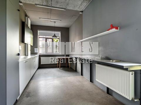 комерційна за адресою Воздвиженська вул., 51