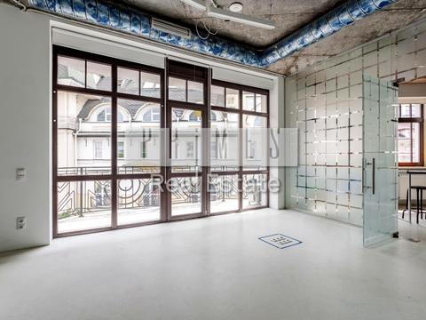 комерційна за адресою Воздвиженська вул., 51