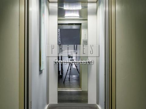 комерційна за адресою Воздвиженська вул., 51