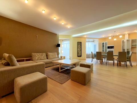 квартира по адресу Александра Олеся ул., 25д