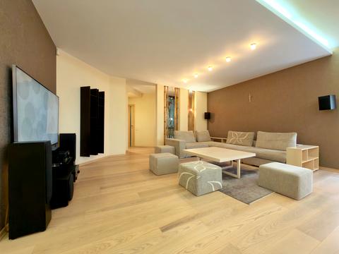 квартира по адресу Александра Олеся ул., 25д