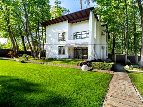 дом по адресу Патріарха Володимира Романюка ул. (Жовтнева)