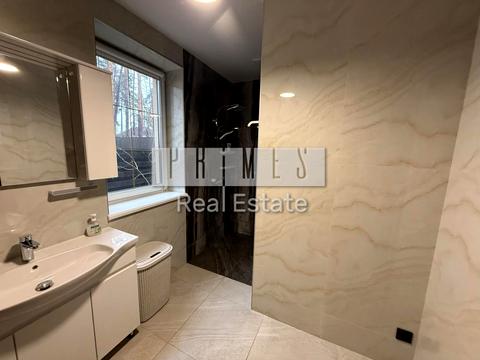 будинок за адресою Миколи Вінграновського вул. (1 Травня)