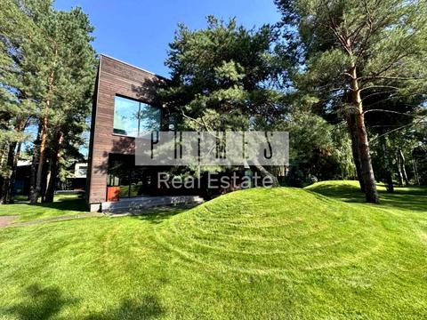 будинок за адресою Набережна вул.