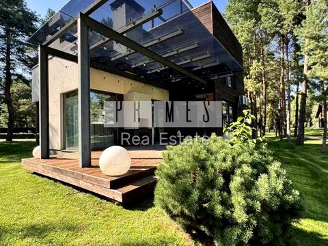 будинок за адресою Набережна вул.