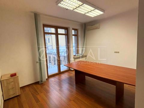 коммерческая по адресу Крутой спуск, 7