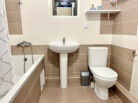 квартира за адресою Сім'ї Кульженків вул. (Петра Дегтяренка), 37