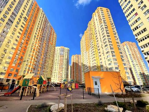 квартира за адресою Сім'ї Кульженків вул. (Петра Дегтяренка), 37