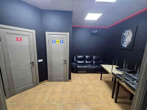 комерційна за адресою Незалежності вул., 87