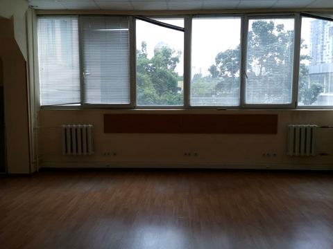 комерційна за адресою Польова вул., 24