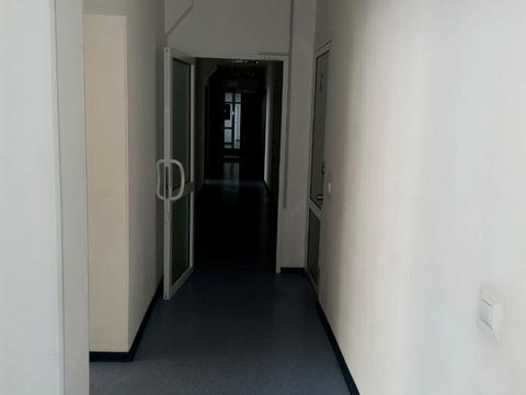 комерційна за адресою Польова вул., 24