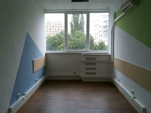 комерційна за адресою Польова вул., 24