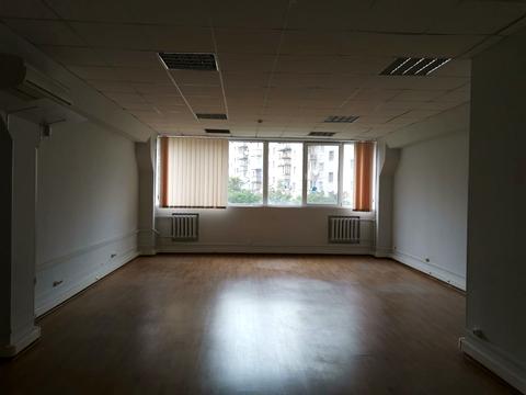 комерційна за адресою Польова вул., 24