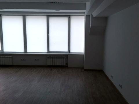 комерційна за адресою Польова вул., 24