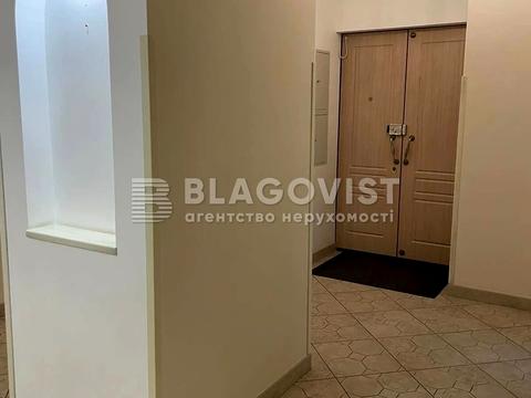 комерційна за адресою Крутий узвіз, 5