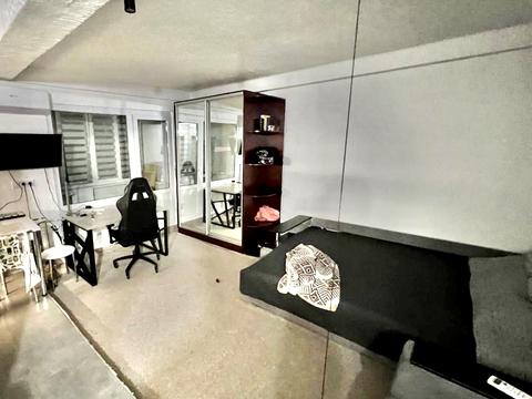 квартира за адресою Верховної Ради бульв., 10