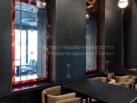 комерційна за адресою Набережно-Хрещатицька вул., 17/18