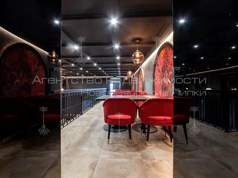 комерційна за адресою Набережно-Хрещатицька вул., 17/18