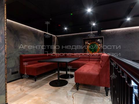 комерційна за адресою Набережно-Хрещатицька вул., 17/18