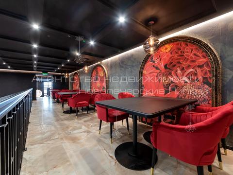 комерційна за адресою Набережно-Хрещатицька вул., 17/18