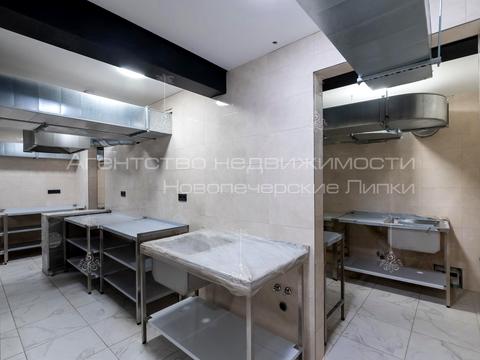 комерційна за адресою Набережно-Хрещатицька вул., 17/18