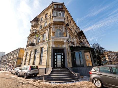 комерційна за адресою Набережно-Хрещатицька вул., 17/18