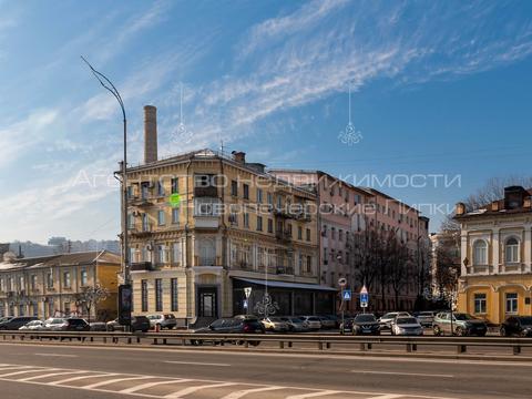 комерційна за адресою Набережно-Хрещатицька вул., 17/18