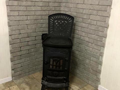 будинок за адресою Незламності вул. (Комарова), 30