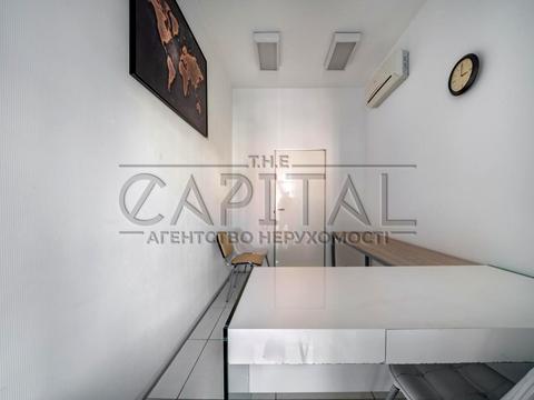 комерційна за адресою Саксаганського вул., 42