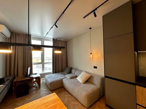 квартира за адресою Причальна вул., 12