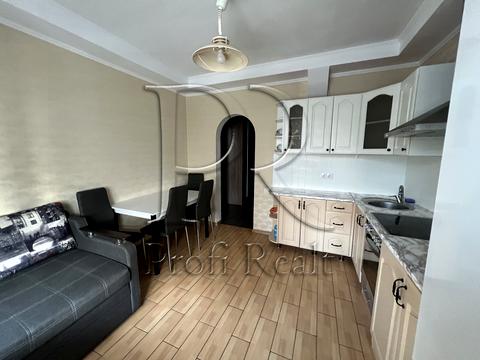 квартира за адресою Лариси Руденко вул., 21