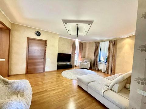 будинок за адресою солідарності