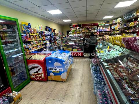 комерційна за адресою Степана Бандери вул., 40/1