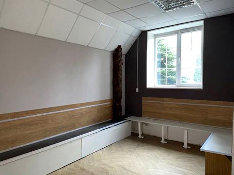 комерційна за адресою Придорожна вул., 1К3