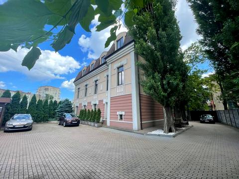 комерційна за адресою Жилянська вул., 97