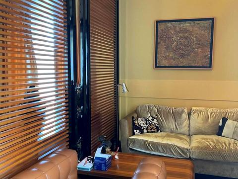 комерційна за адресою Жилянська вул., 97