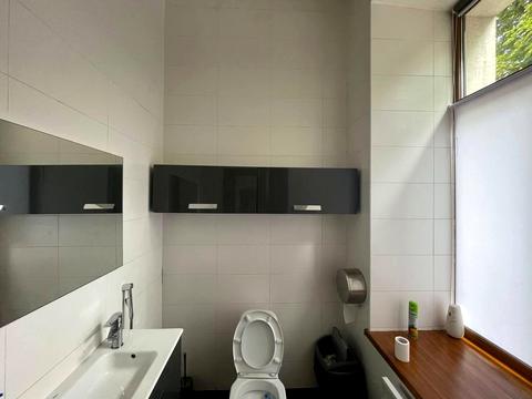 комерційна за адресою Жилянська вул., 97