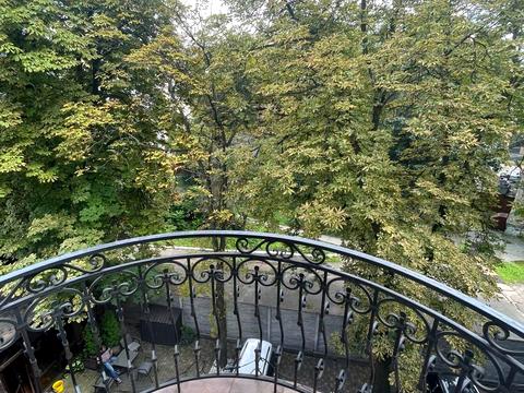 комерційна за адресою Жилянська вул., 97