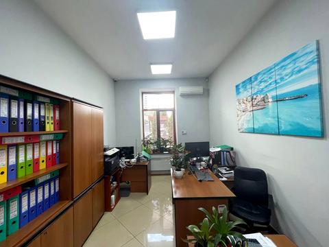 комерційна за адресою Жилянська вул., 97