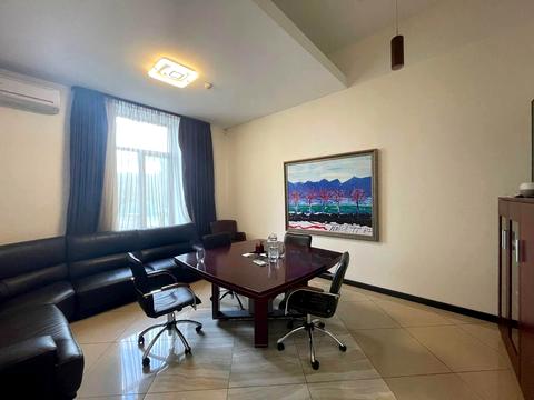 комерційна за адресою Жилянська вул., 97